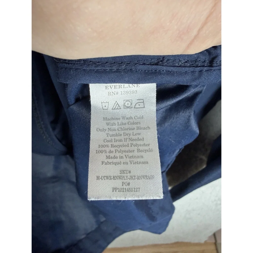 Everlane Mens M Navy ReNew Hooded Rain Windbreaker Jacket Recycled Polyester
